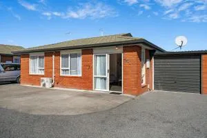 Redwoodtown Rest - Blenheim Holiday Home - 伦威克