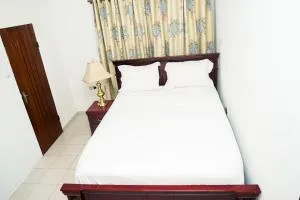 Luxury Villa - 2 Bedroom - Room 2 and 3 - Limbe