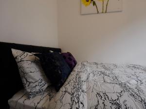 Chatham lodge Cosy Large Double Room 1