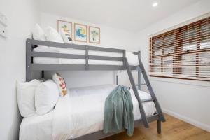 Buchanan Hideout - Cosy Bungalow by Merewether Beach