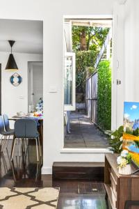 Cozy House near Darling Harbor