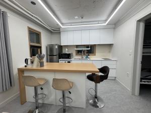 601, Seongsu Station Jungnangcheon Cherry Blossom Road Han River airport bus