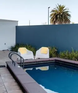 Coastal Unit Central to Victor Harbor with a Pool & Gym - Encounter Bay