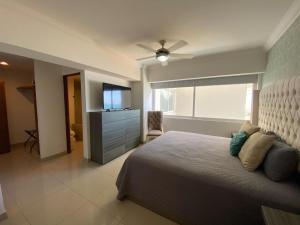 FRENTE AL MAR A PIE DE PLAYA CON ALBERCA yJACUZZY