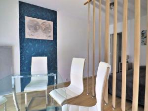 Appartement rénové avec terrasse à Royan - FR-1-494-206