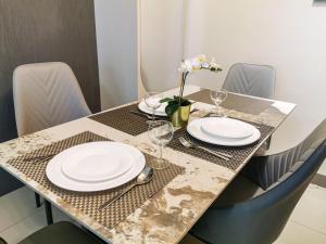 Luxurious 3 BR near Okada