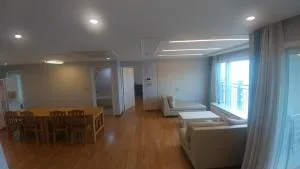 A Stay Gerje Tongyeong Party room spacious and pleasant 34 pyeong the best space for healing - Sŏngp'o-ri
