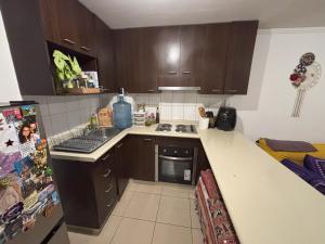 Habitación con vista al mar en cómodo depto céntrico