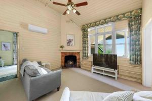 Old Barrengarry School House