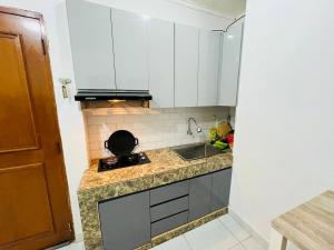 Cozy Room by StayIn Jakarta