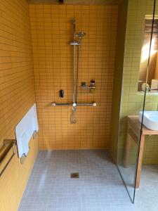 Suite Shed, Unique private accessible guest suite