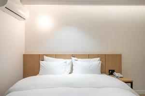 Brown Dot Hotel South Gumi