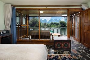 Yangshuo Mountain Retreat