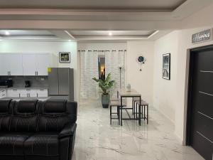 Camrose by the Curve 2bd 2ba