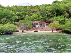 Sand Island Beach and Dive Resort