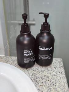 BGC Center Decent 74sqm, 2br, 2baths, 4beds with maid quarter