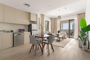 Silkhaus Vacation Homes Chic 1BR in Creek Beach Grove with Pool view