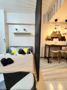 Francine Deluxe Studio