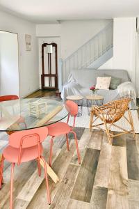 Maisons de vacances Le Layris - Maison independante avec cour : photos des chambres