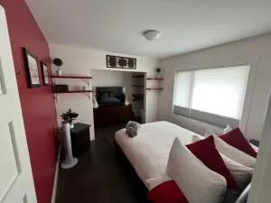 Sunshine and hot tub! - Slocan