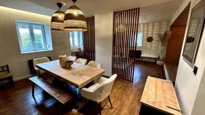 Villas La Ferme de Gabriela, logement haut de gamme dans le Jura : photos des chambres