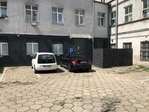 studio black and white