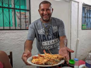 Family Retreat I 500m Beach I King Bed Kitchen I Sleeps 8 AC Pool Patio Gym 3531