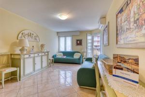 Garden View Daturas - Happy Rentals