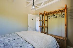 New Mountain Retreat with Scenic Views