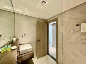 Stylish Stay in the Heart of JVC