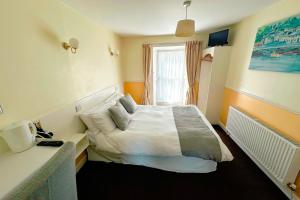 Woodstock Arms - Bar, Bed & Breakfast