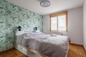 Lintemporel - Grand Jardin avec Piscine