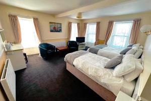 Woodstock Arms - Bar, Bed & Breakfast