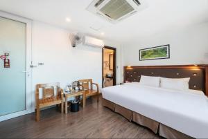 A25 Hotel - 28 Trần Quý Cáp