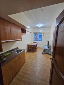 Quiet room with Swimming pool access