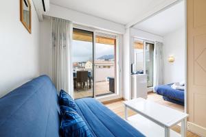 902 - Apartment top floor with AC