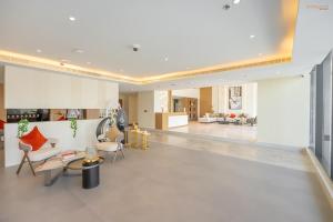 Bnbeyonds Sassy Studio with Expansive Balcony