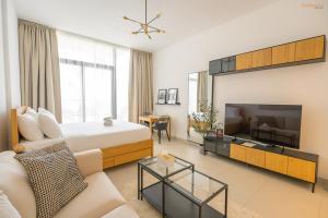 Bnbeyond's Sassy Studio with Expansive Balcony - 4hvězdičkové hotely ve městě Dubaj