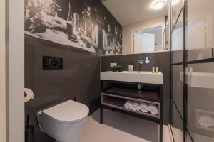City Center Stay Fast Wi-Fi, Designer Bathroom