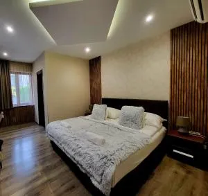 Vén Diófa De Lux Panzió - 苏博蒂察