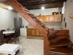 Doras House