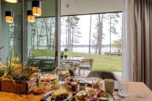 Marina Maisonette Seeblick mit Pool und Sauna