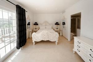 6 bedroom villa near Calahonda