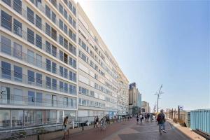 Luxe 3 slaapkamer appartement op de zeedijk!