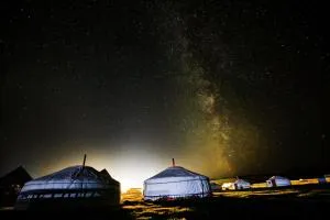 Tushdiin Rashaan Ger Camp - Hotont