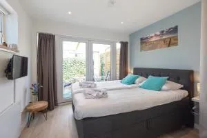 Forest and Ocean - Bentveld