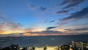 Seaview Condo The scenery is beautiful