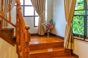 Standalone 3 bedroom 160 sqm villa with huge front and back yard, next to the internet-famous park in the ancient city