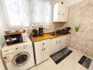 Christina In 5 min to Metro Station