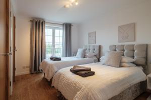 Mackie Residence - SJA Stays - 3 Bed Apartment with parking